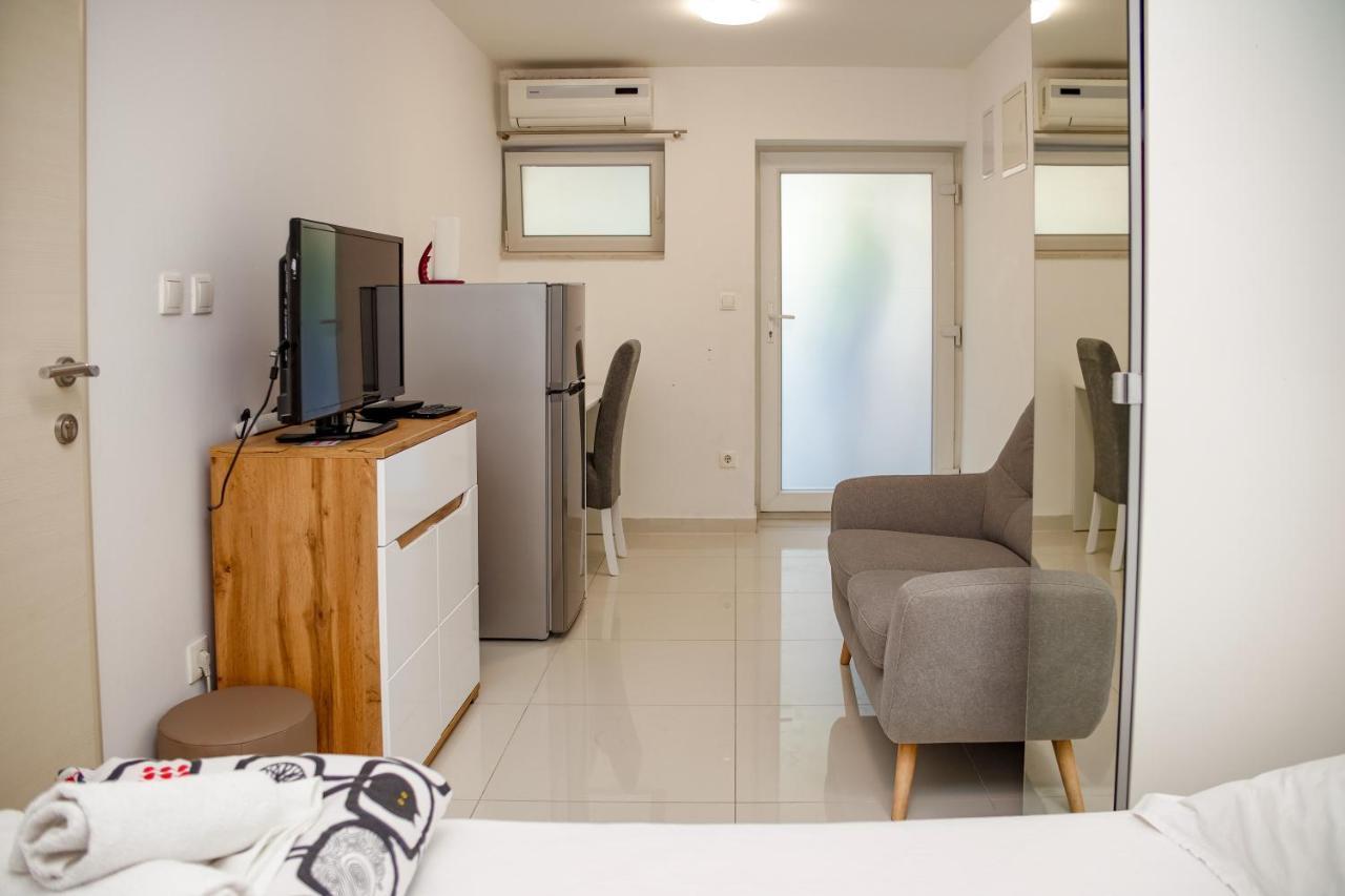 Studio Apartman Hotel สปลิท ภายนอก รูปภาพ