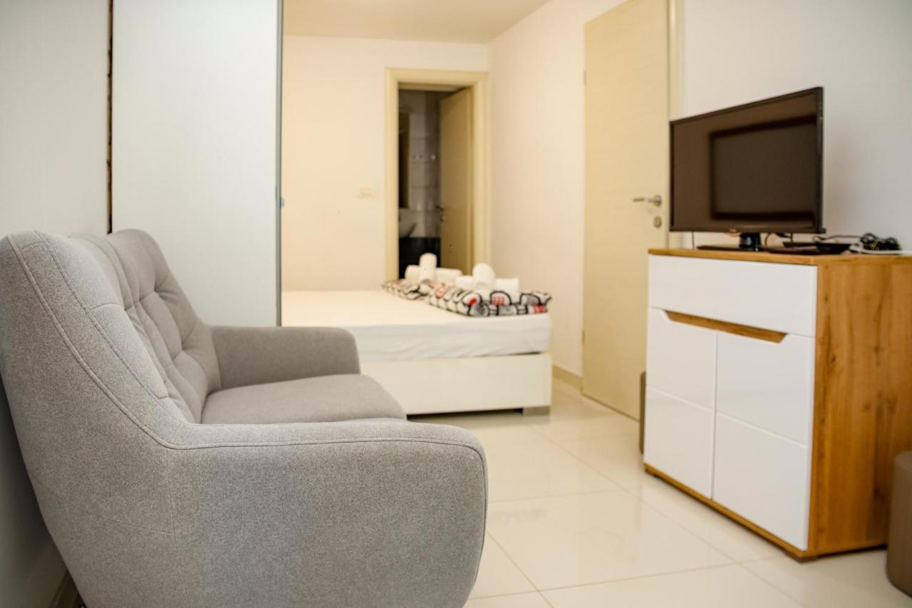 Studio Apartman Hotel สปลิท ภายนอก รูปภาพ