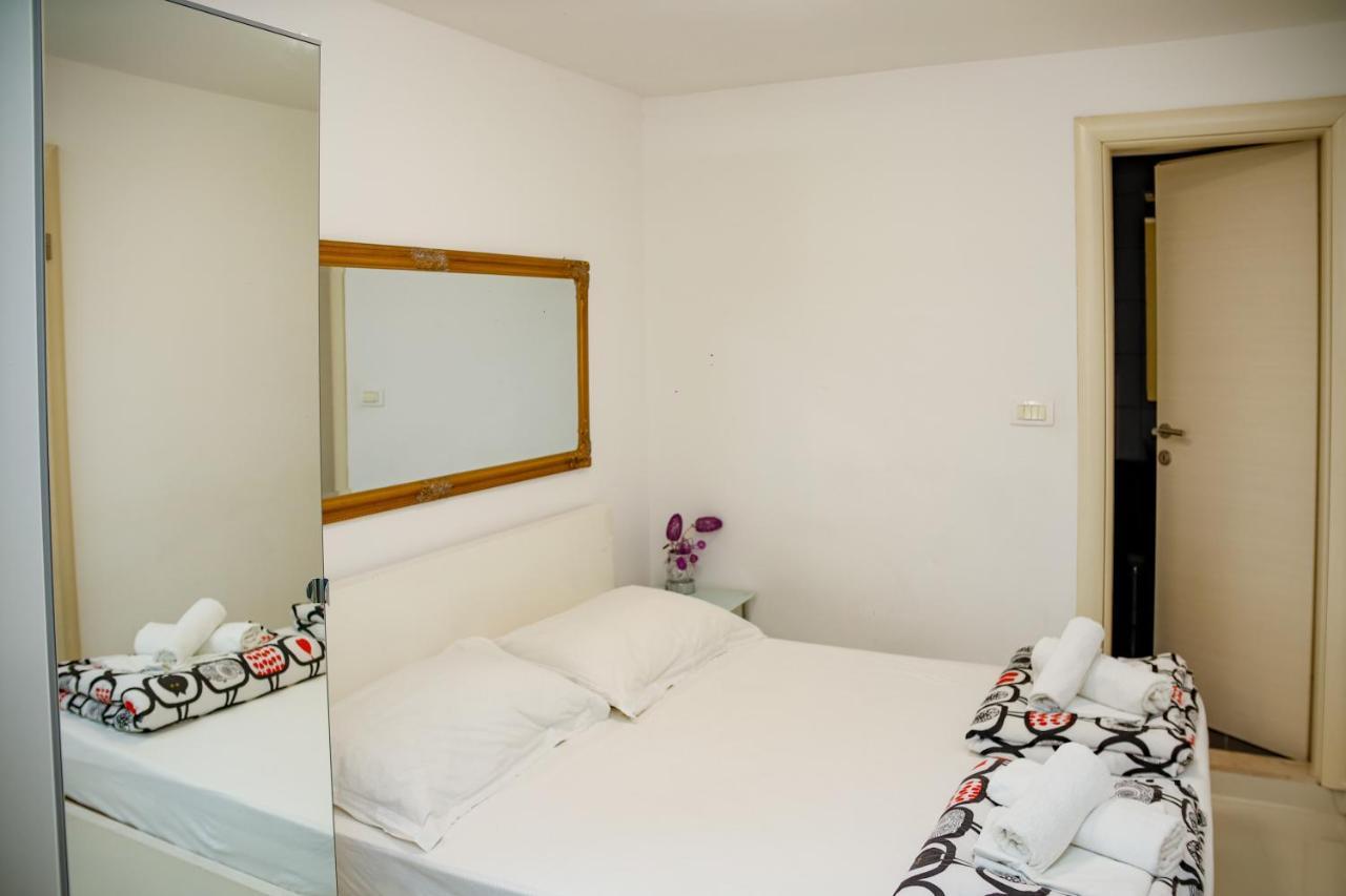 Studio Apartman Hotel สปลิท ภายนอก รูปภาพ