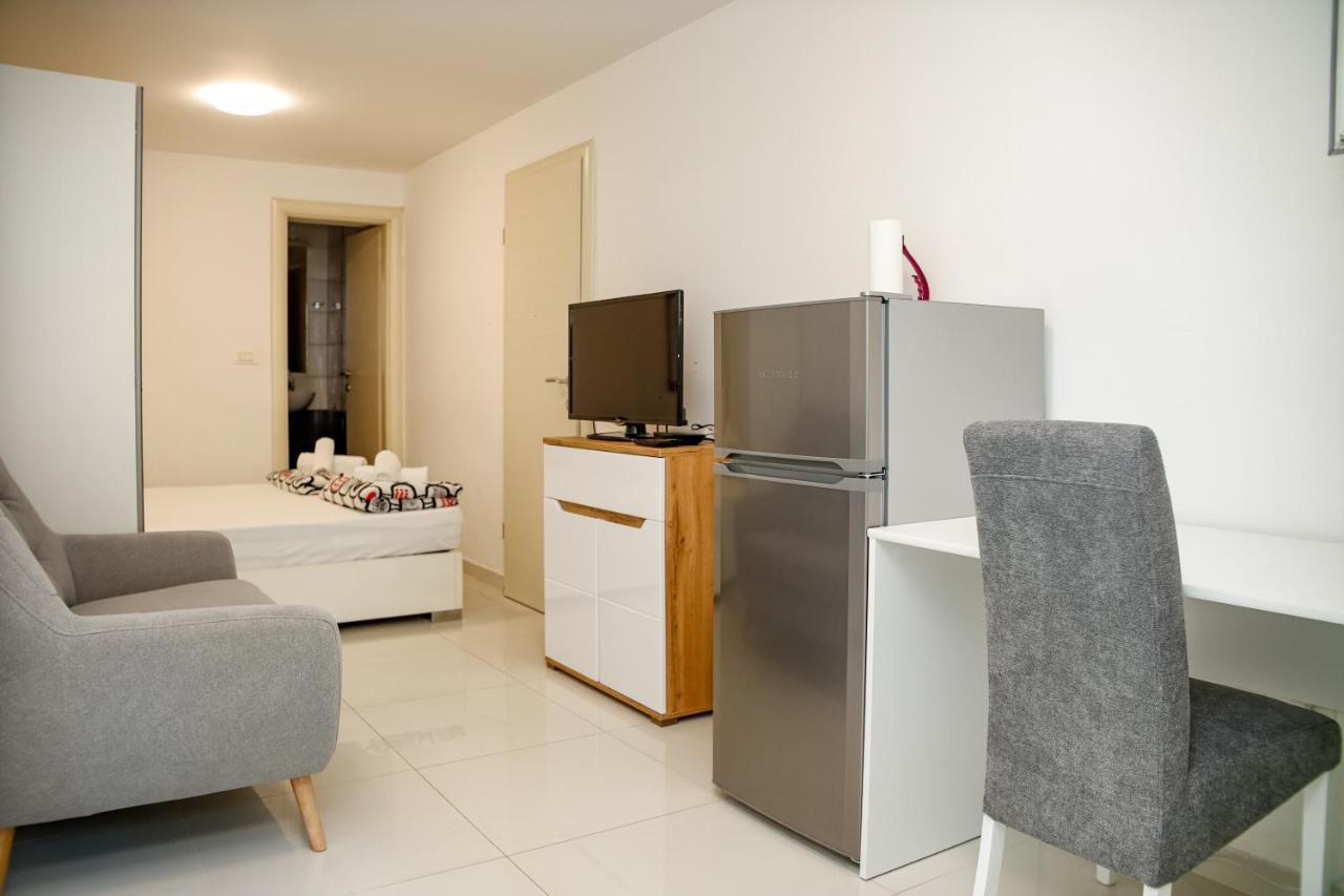 Studio Apartman Hotel สปลิท ภายนอก รูปภาพ