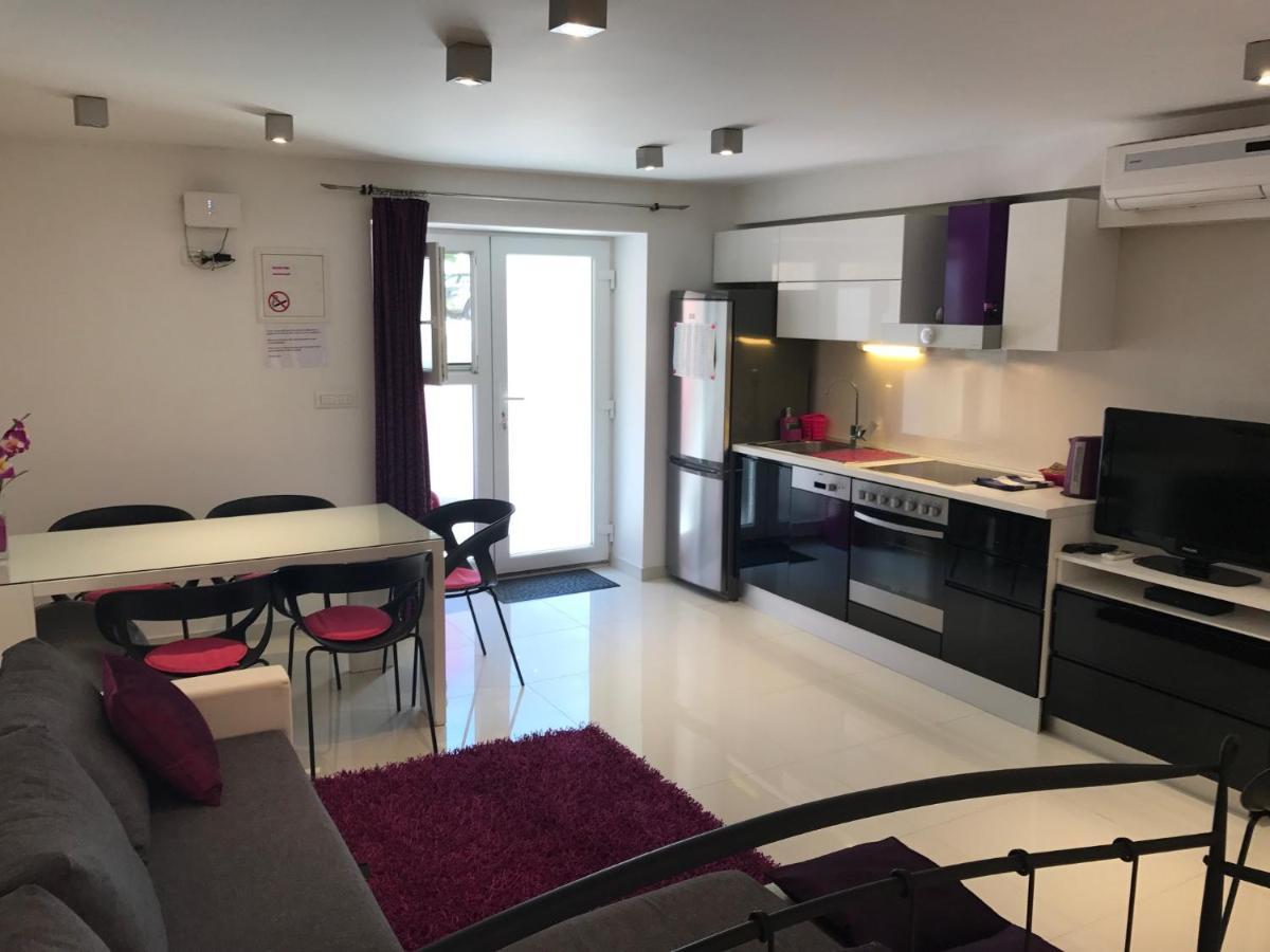 Studio Apartman Hotel สปลิท ภายนอก รูปภาพ